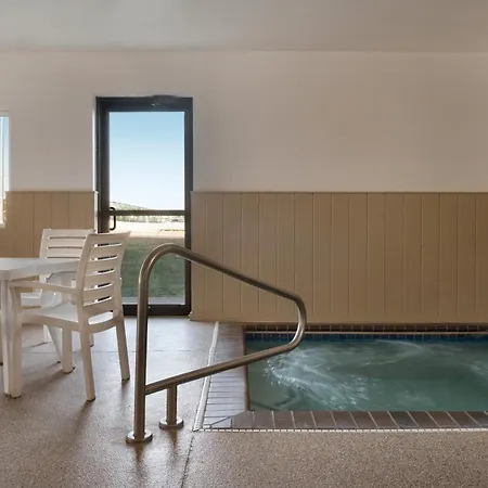Super 8 By Wyndham Sioux Falls-2